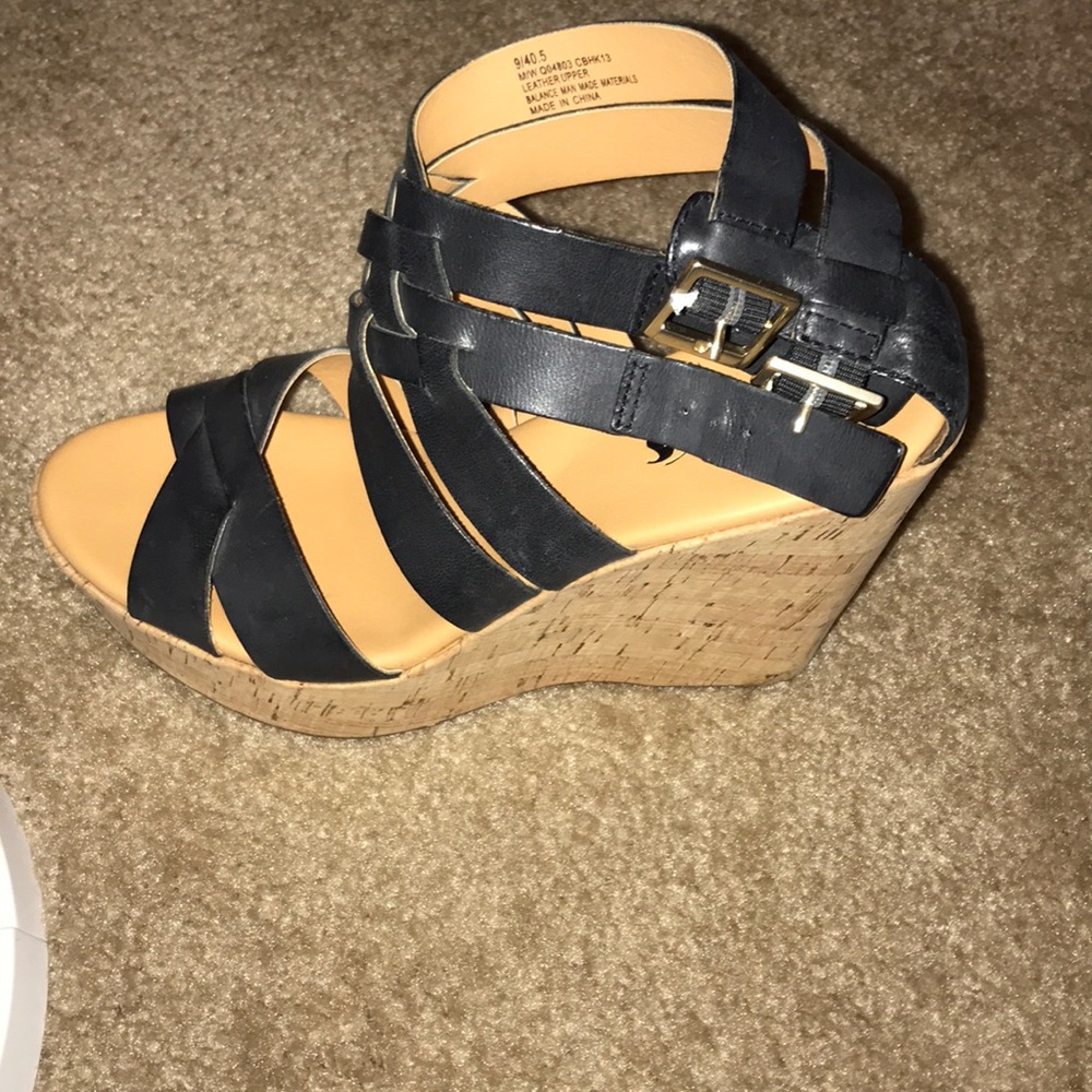Black Wedges